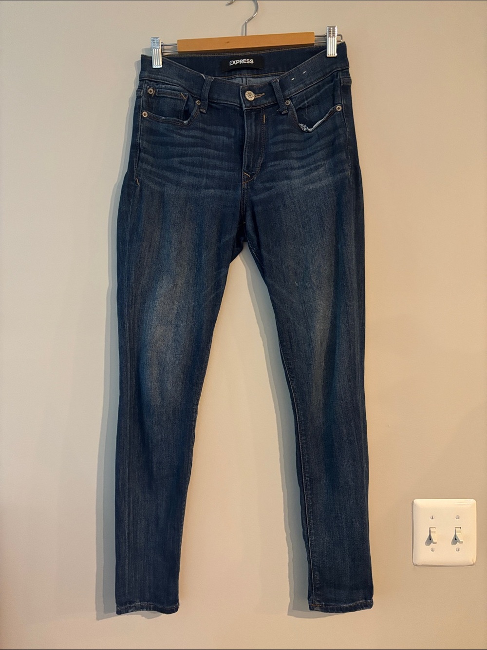 Express Women’s Dark Wash Skinny Jeans